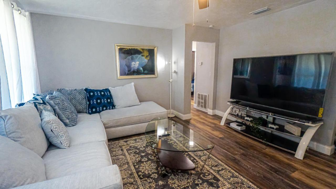 Elegant Cozy Oasis On A Traffic Free Street Villa Clearwater Ngoại thất bức ảnh